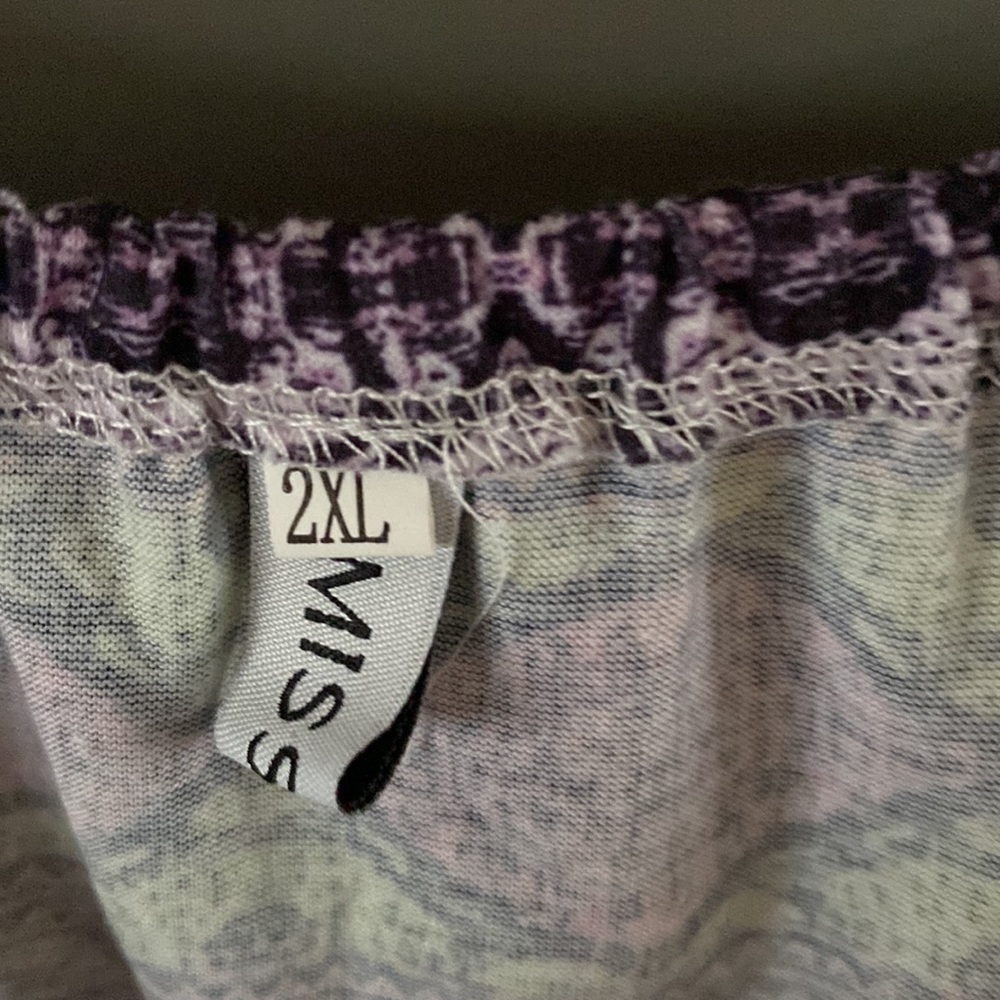 Fun summer top! - Picture 2 of 3